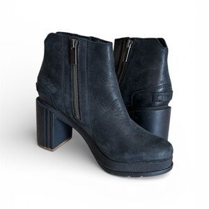 Sorel Blake leather booties